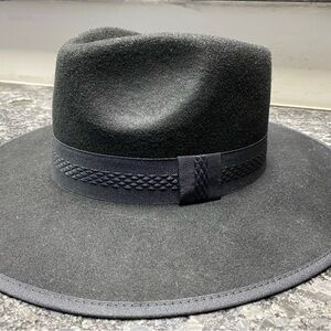 Stylish Black Wide-Brim Hat